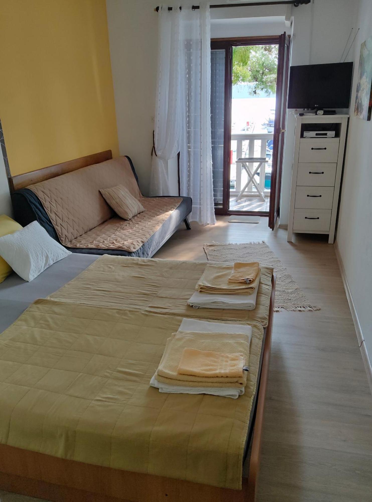 Apartmani Dea Jadranovo Ngoại thất bức ảnh